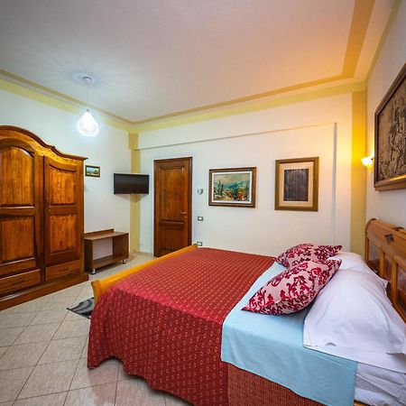 Hotel "San Saena " Radhimë Eksteriør billede