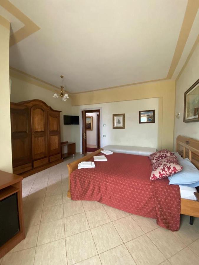 Hotel "San Saena " Radhimë Eksteriør billede