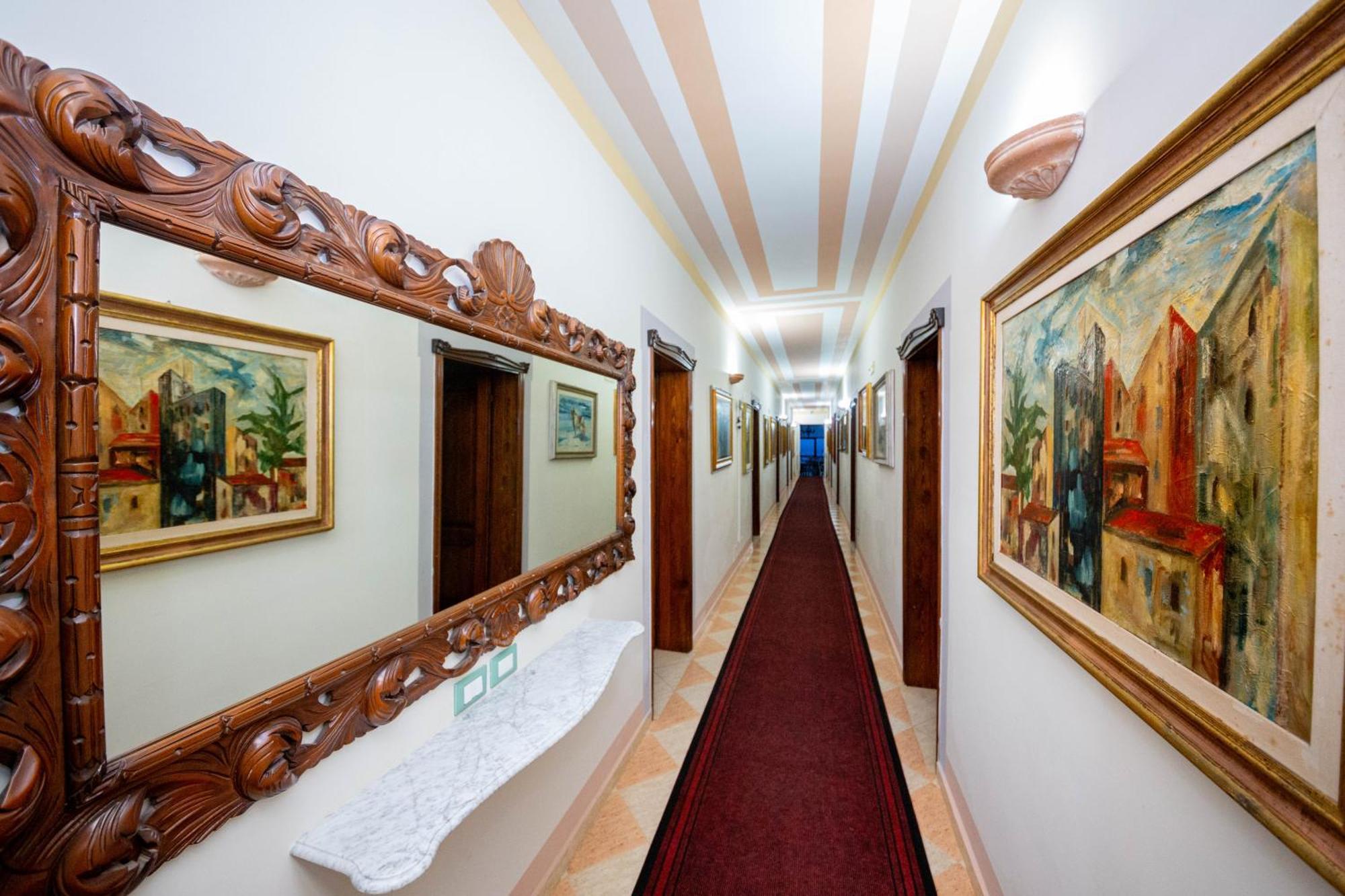 Hotel "San Saena " Radhimë Eksteriør billede