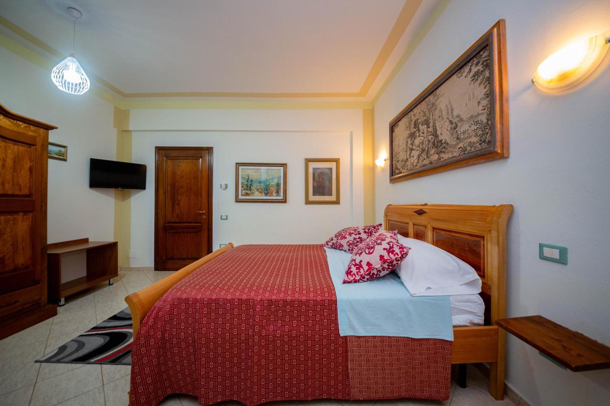 Hotel "San Saena " Radhimë Eksteriør billede