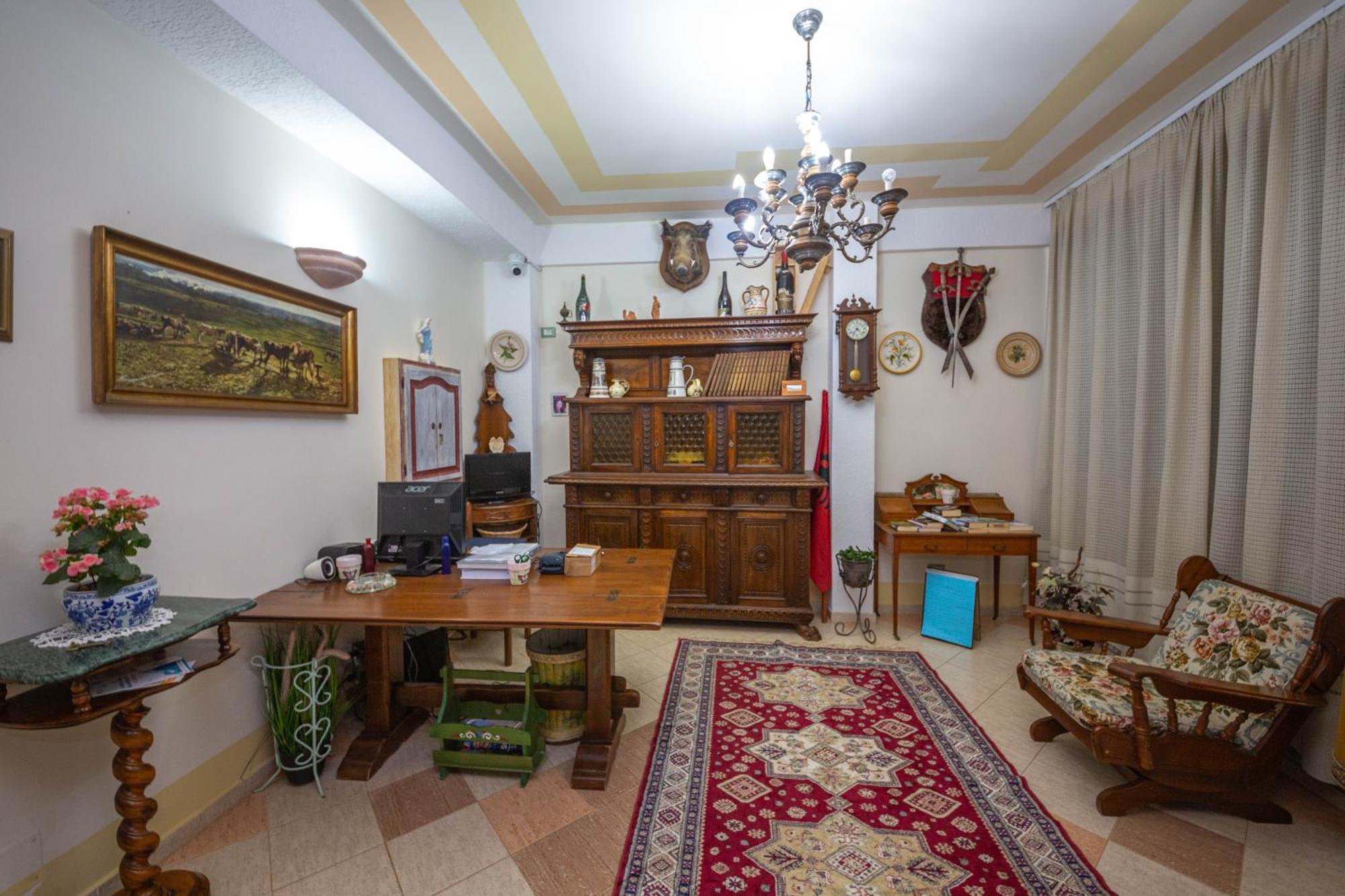 Hotel "San Saena " Radhimë Eksteriør billede