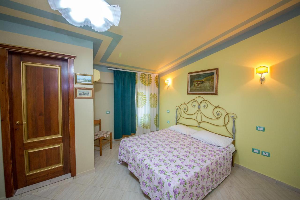 Hotel "San Saena " Radhimë Eksteriør billede