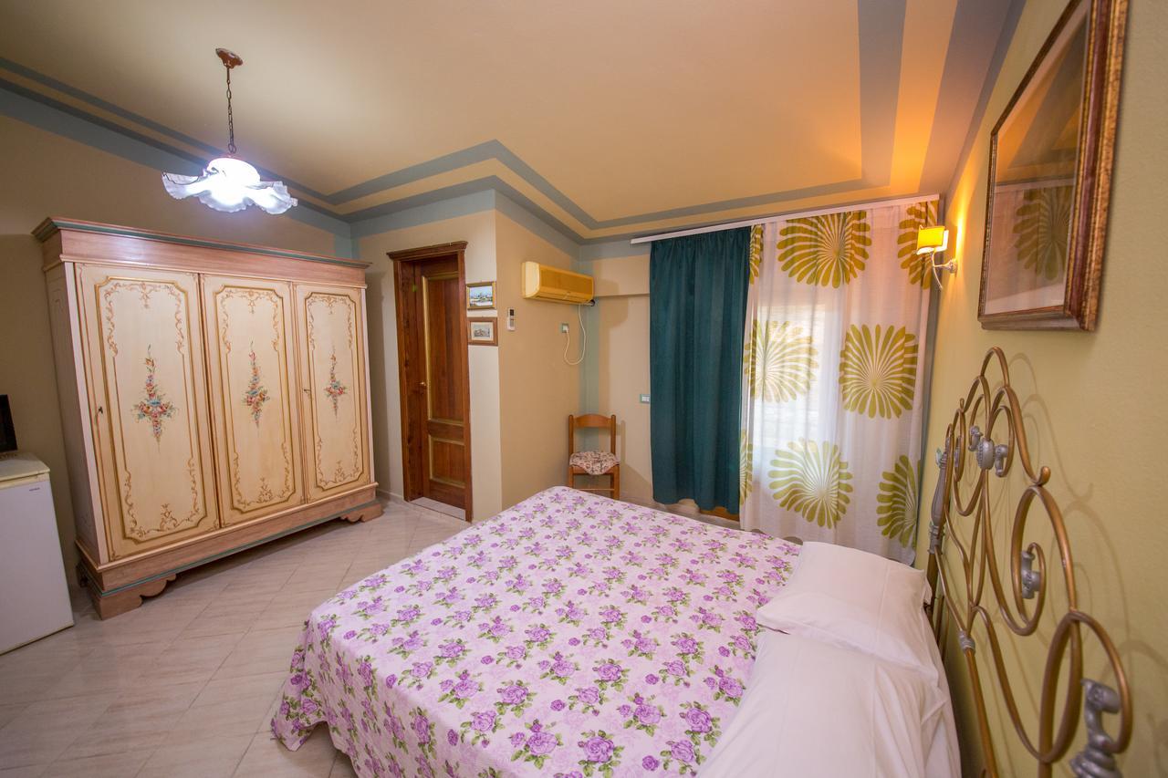 Hotel "San Saena " Radhimë Eksteriør billede