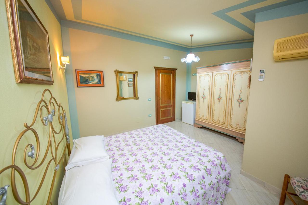 Hotel "San Saena " Radhimë Eksteriør billede